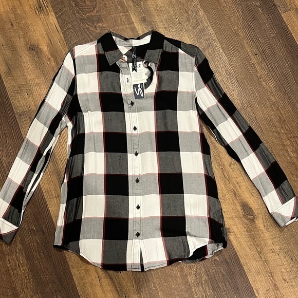 Seven 7 plaid button down shirt womens size small black white red‎ new with tags - Picture 1 of 3